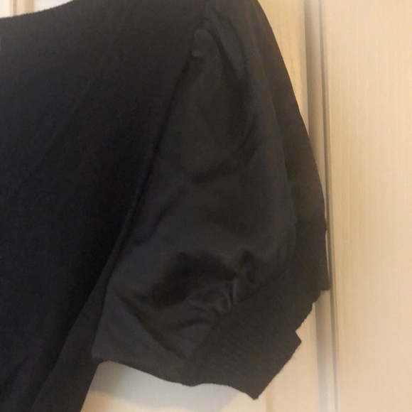 Black knit top with satin accent size medium - Picture 4 of 4
